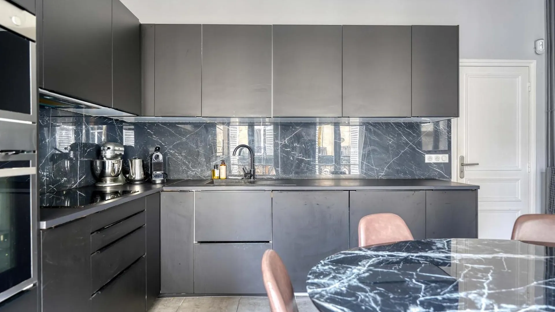 Apartamento Appartement Bugeaud Luxury Paris França