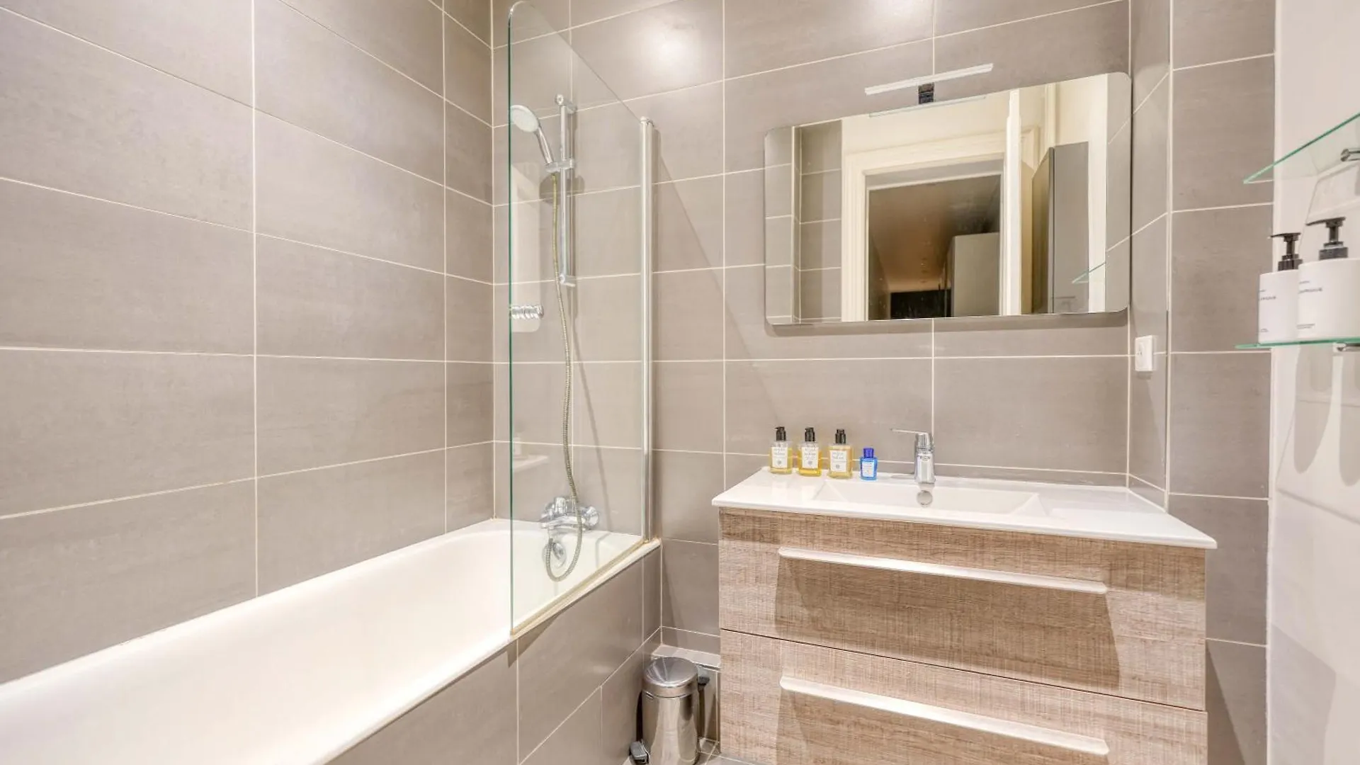 Appartement Bugeaud Luxury Paris